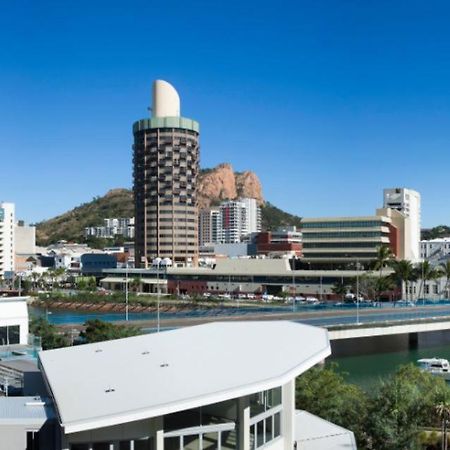 Grand Hotel And Apartments Townsville Exterior foto
