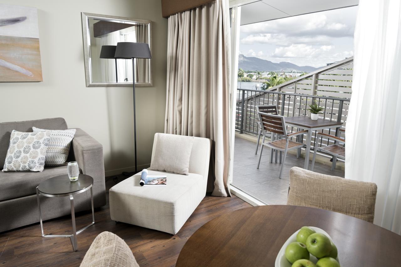 Grand Hotel And Apartments Townsville Exterior foto